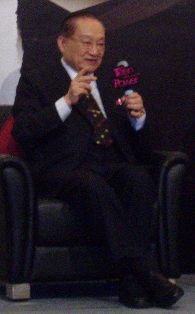 Kim Dung portrait